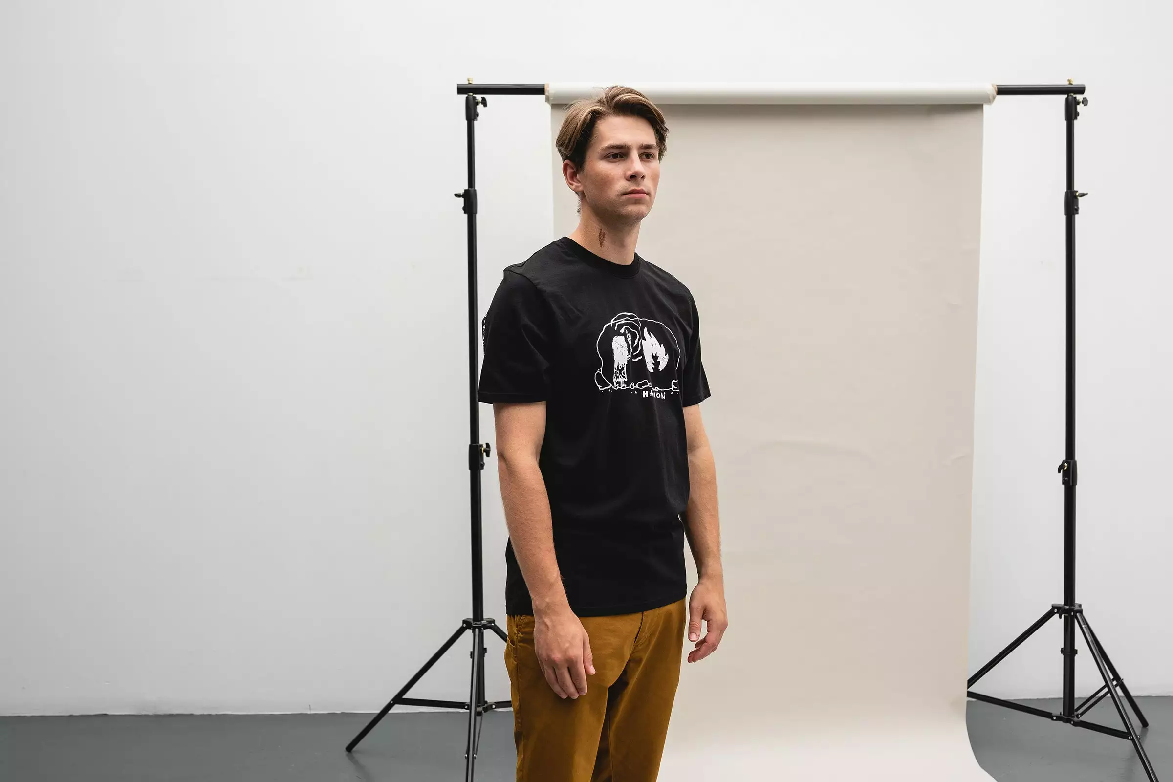 Hanon Tee "Caveman Painting" x Jonny Mowat - Image 5