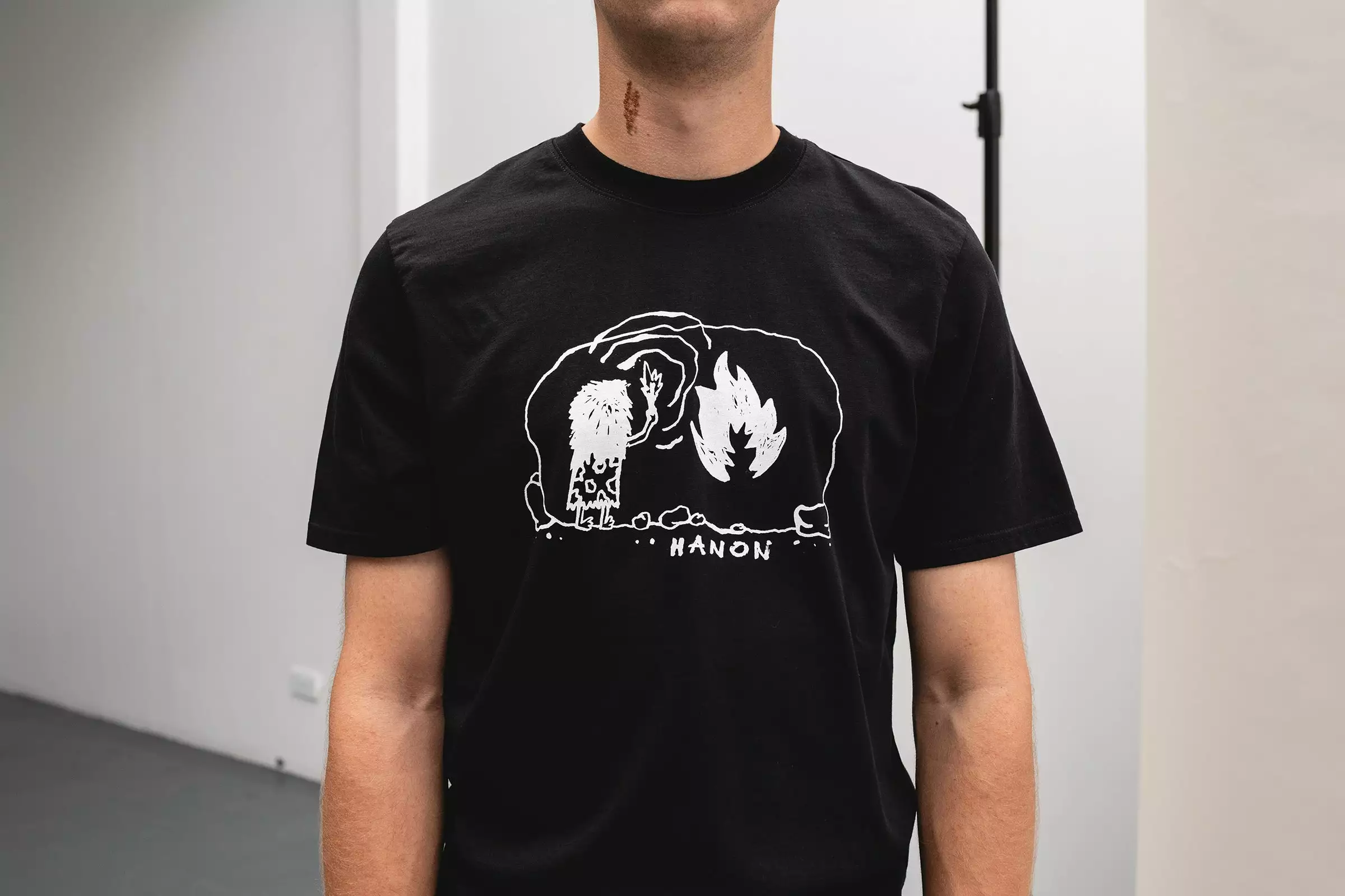 Hanon Tee "Caveman Painting" x Jonny Mowat - Image 6